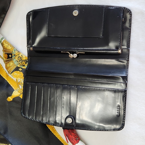 Bally Patent Leather Long Wallet with kiss lock pocket - Picture 2 of 9